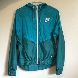 NIKE WINDBREAKER